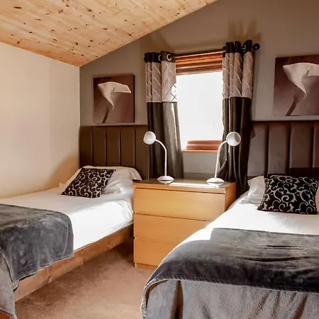 Harvest 12 Lodge, Yellowtop Country Park York