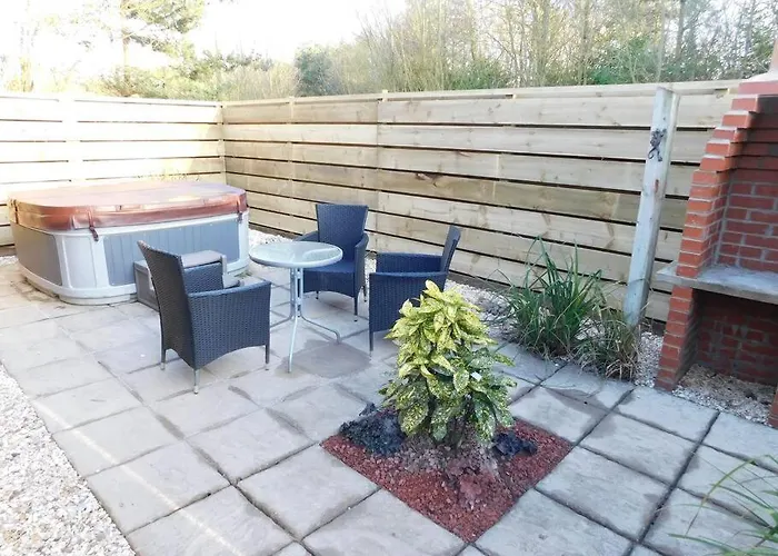 Harvest 12 - Yellowtop Country Park - Hot Tub - Yorkshire Villa