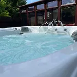 Harvest 12 - Yellowtop Country Park - Hot Tub - Yorkshire Villa *