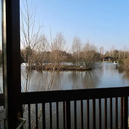 Harvest 12 Lodge, Yellowtop Country Park *